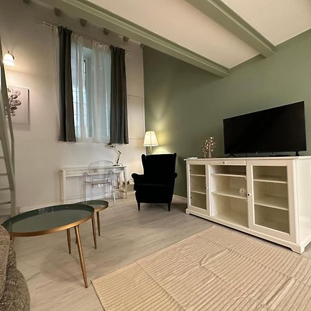 Flowers, A Cozy Suite In מילאנו מראה חיצוני תמונה